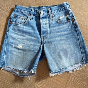 Levi’s 501 Denim shorts size 25 inseam 6”